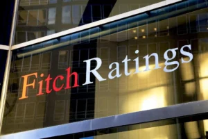 Agenția de evaluare financiară Fitch Ratings a reconfirmat ratingul suveran al României la nivelul „BBB-”, menținând România în categoria statelor recomandate investițiilor