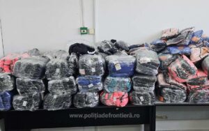 Mărfuri contrafăcute, descoperite de polițiștii de frontieră giurgiuveni – transport ilicit pe ruta Turcia-România
