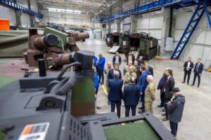 Vizite de lucru la companiile din industria de apărare