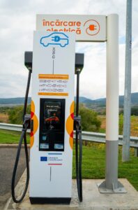 Se modifică și tarifele de încărcare a mașinilor electrice, de la stațiide de pe domeniul public