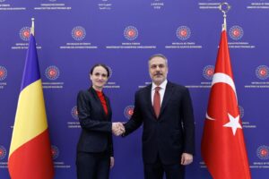 Ministrul de Externe, la Ankara