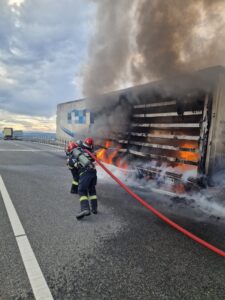 Incendiu la un autotren