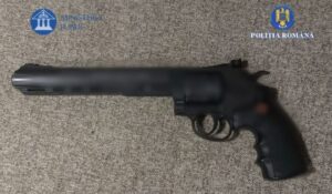 IGPR – MANDAT DE PERCHEZIȚIE, PUS ÎN APLICARE ÎNTR-UN DOSAR PENAL DE NERESPECTAREA REGIMULUI ARMELOR ȘI AL MUNIȚIILOR ȘI UZ DE ARMĂ FĂRĂ DREPT