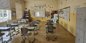 Conditii „ca la oras” pentru elevii Scolii din Ruja, localitate din zona peri-urbana a Agnitei