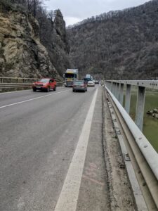 Fără restricții de circulație pe DN 7, în zona viaductului Cârligul Mic