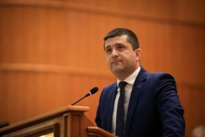 AUR nu oferă soluții, ci urlă. AUR nu construiește, ci instigă