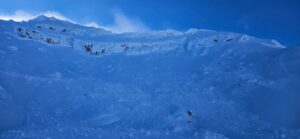 Avalanșe spontane la peste 1800 m altitudine