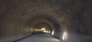 Se montează sistemele specializate în tunelul Momaia (secțiunea 4 a autostrăzii Sibiu-Pitești) – Video