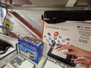Tehnologie nouă pentru studenții cu deficiențe de vedere, la Biblioteca ULBS
