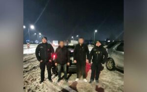 Doi cetățeni sirieni depistaţi într-un taxi fără documente valabile pentru a călători în spațiul Schengen