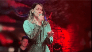 Maria Bîrsan, profesoară de canto la „Ilie Micu” Sibiu, în semifinala Eurovision România 2026 – Video