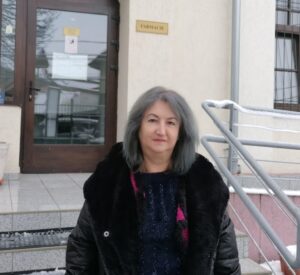 Medicii pneumologi avertizează: Mucegaiul și fumatul în casă ne îmbolnăvesc plămânii, mai ales în sezonul gripal