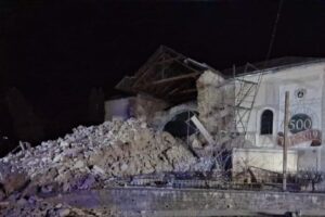 Turla unei biserici din Cehu Silvaniei s-a prăbușit