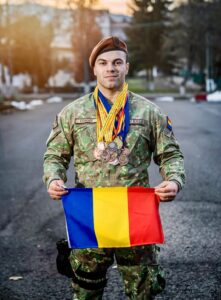 Forțele Terestre – 𝗟𝗮 𝗰𝗮𝗿𝗮𝗰𝘁𝗲𝗿, 𝗹𝘂𝗽𝘁𝗮̆𝘁𝗼𝗿. 𝗟𝗮 𝘀𝘂𝗳𝗹𝗲𝘁, 𝗺𝗶𝗹𝗶𝘁𝗮𝗿