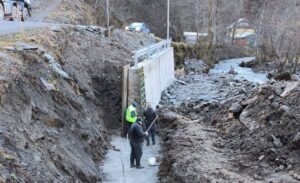 Lucrările la drumul comunal DC 73 Lotrioara, reluate: stadiu de execuție de aproximativ 60%