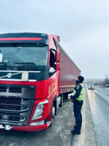 Controale în trafic privind transportul de persoane, elevi și marfă