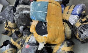Produse contrafăcute în valoare de peste 1,1 milioane lei, descoperite de polițiștii de frontieră giurgiuveni