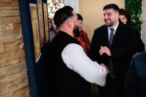 Florian Giubega, prezent la lansarea volumului „În hora nunții. Între datină, vers și dor”, semnat de profesorul Băzărîncă Vasile-Răzvan