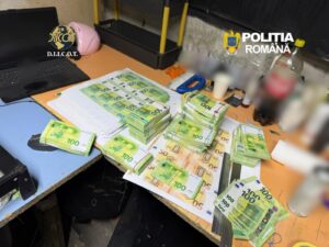 Reținuți pentru falsificare de monedă – Galerie foto