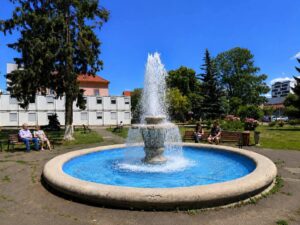 O FÂNTÂNĂ ARTEZIANĂ, MII DE POVEȘTI: FÂNTÂNA OLANDEZULUI DIN CURTEA SCJU SIBIU