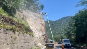 DRDP Craiova – Lucrările de protecție a versanților continuă pe DN 7 – Valea Oltului -Video