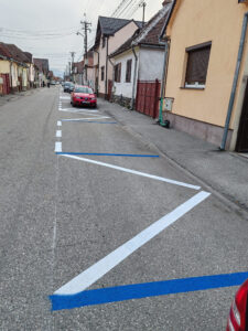 Lucrări de refacere a marcajelor parcărilor pe încă 5 străzi