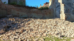Prăbușire de zid la biserica fortificată din Moșna – Specialiștii investighează cauzele și planifică pașii următori
