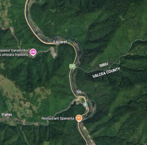 DRDP BRAȘOV – Precizări legate de incidentul petrecut în această dimineață pe DN7, în zona localității Lazaret, județul Sibiu, unde o piatră a căzut peste o mașină