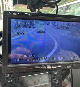 La 19 ani a rămas fără permis de conducere după ce a încălcat grav regulile de circulație