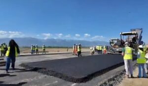 Cristian Pistol – Autostrada Sibiu-Făgăraș (A13): a început asfaltarea experimentală pe Tronsonul 3 (Arpașu de Jos – Sâmbăta de Sus)!