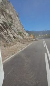 Lucrările de protecție a versanților pe DN 7 continuă pentru siguranța participanților la trafic