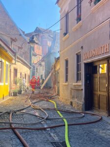Incendiu în Piața Aurarilor din Sibiu: clădire cu statut de monument istoric, neafectată