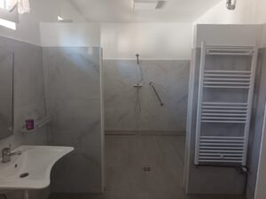 Pentru copii, cu grijă și demnitate