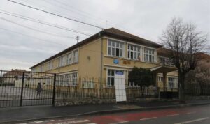 Acces îmbunătățit la educație de calitate pentru aproape 1.000 de elevi din municipiul Sibiu