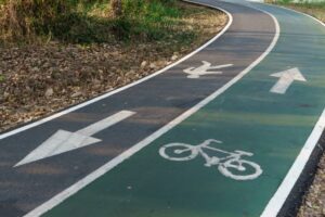 Țintele asumate de Ministerul Dezvoltării prin PNRR pentru sisteme inteligente de transport public și pistele de biciclete au fost îndeplinite