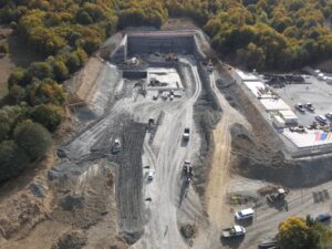 Video – Autostrada Sibiu – Pitești (A1): stadiul fizic al lucrărilor pe Secțiunea 3 (Cornetu – Tigveni) a ajuns la 18,89%!